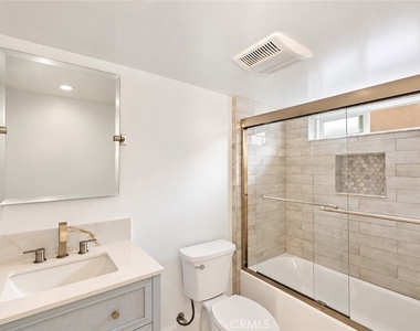 3629 W 58th Place - Photo Thumbnail 9