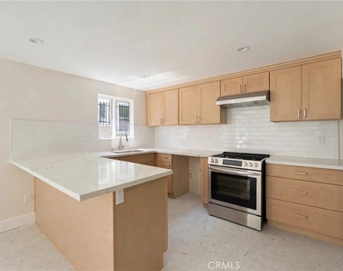3629 W 58th Place - Photo Thumbnail 3
