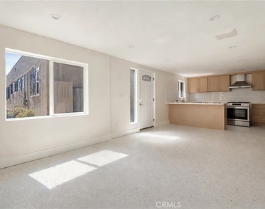 3629 W 58th Place - Photo Thumbnail 2
