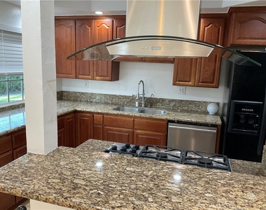 425 N Roni Lane - Photo Thumbnail 17