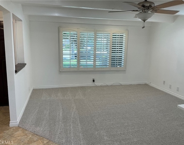 425 N Roni Lane - Photo Thumbnail 7