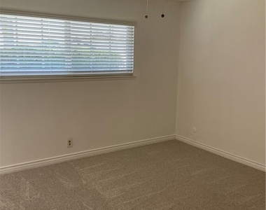 425 N Roni Lane - Photo Thumbnail 20