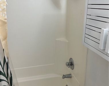 425 N Roni Lane - Photo Thumbnail 19