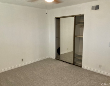425 N Roni Lane - Photo Thumbnail 21