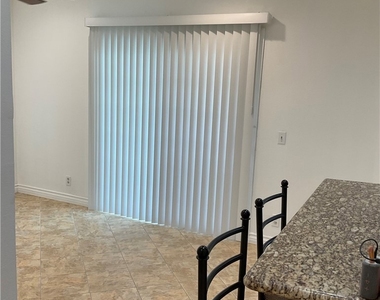 425 N Roni Lane - Photo Thumbnail 10