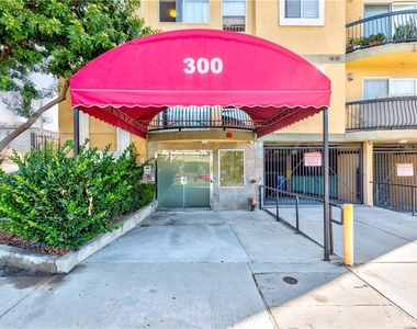 300 S Westmoreland - Photo Thumbnail 1
