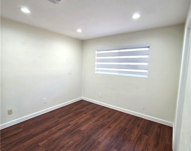 182 Preble - Photo Thumbnail 6