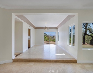 9821 Sunrise Lane - Photo Thumbnail 7