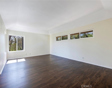 9821 Sunrise Lane - Photo Thumbnail 18