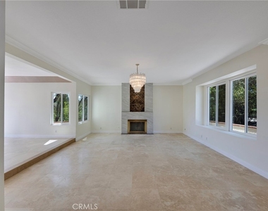 9821 Sunrise Lane - Photo Thumbnail 4