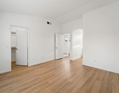 8265 Gold Coast Drive - Photo Thumbnail 12