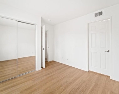 8265 Gold Coast Drive - Photo Thumbnail 17