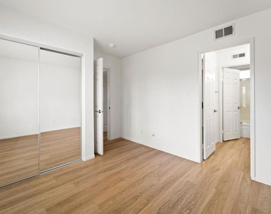 8265 Gold Coast Drive - Photo Thumbnail 18