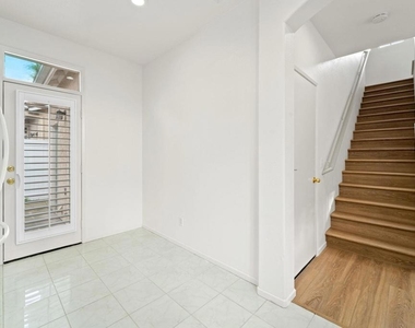 8265 Gold Coast Drive - Photo Thumbnail 10