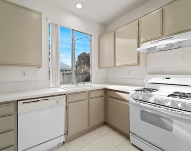 8265 Gold Coast Drive - Photo Thumbnail 6