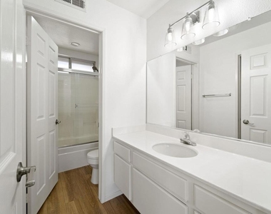 8265 Gold Coast Drive - Photo Thumbnail 19