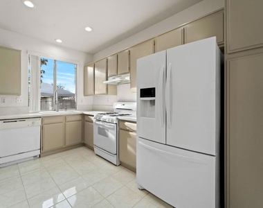 8265 Gold Coast Drive - Photo Thumbnail 7