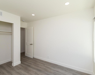 130 Peterson Avenue - Photo Thumbnail 24