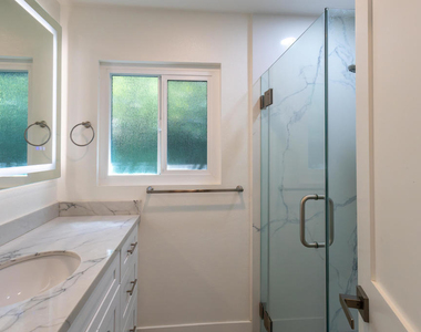 130 Peterson Avenue - Photo Thumbnail 15