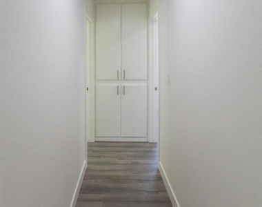 130 Peterson Avenue - Photo Thumbnail 20