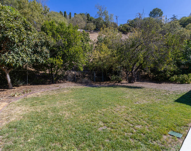 130 Peterson Avenue - Photo Thumbnail 25