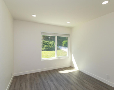 130 Peterson Avenue - Photo Thumbnail 18