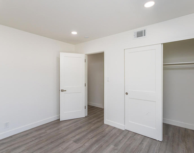 130 Peterson Avenue - Photo Thumbnail 22
