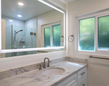 130 Peterson Avenue - Photo Thumbnail 13