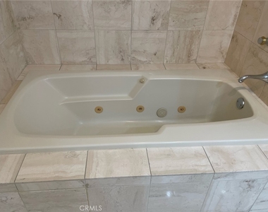 850 E Ocean Boulevard - Photo Thumbnail 12