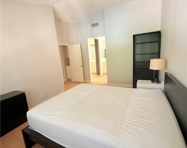 2671 Dunstan - Photo Thumbnail 22