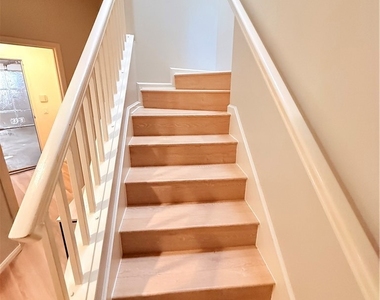 2671 Dunstan - Photo Thumbnail 7