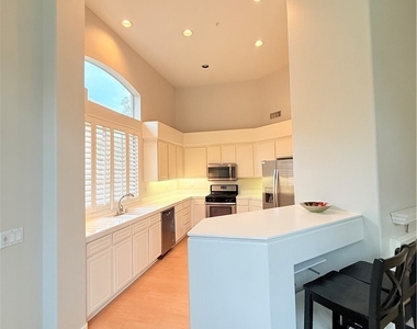 2671 Dunstan - Photo Thumbnail 12