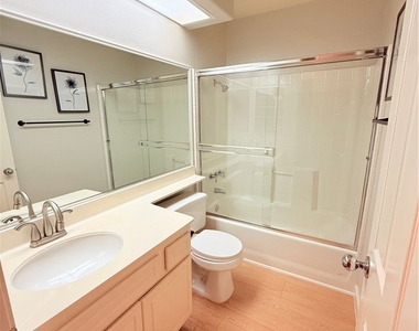 2671 Dunstan - Photo Thumbnail 17