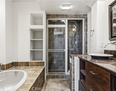 28564 Sorano - Photo Thumbnail 9