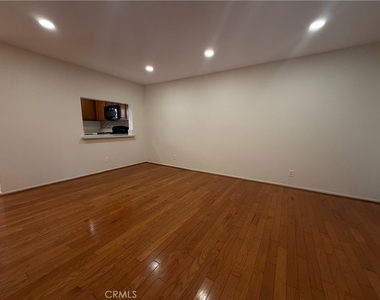 2971 Plaza Del Amo - Photo Thumbnail 1