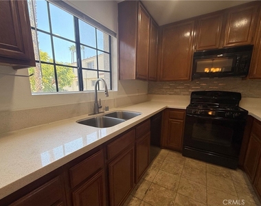 2971 Plaza Del Amo - Photo Thumbnail 4