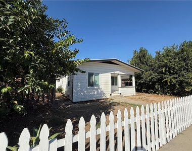 323 S Kroeger Street - Photo Thumbnail 19