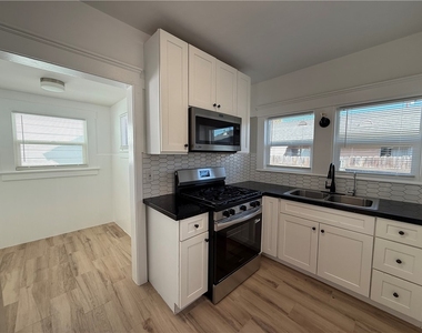 323 S Kroeger Street - Photo Thumbnail 8