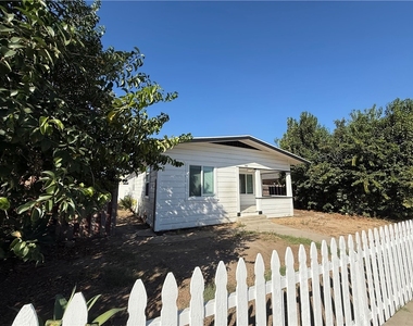 323 S Kroeger Street - Photo Thumbnail 20