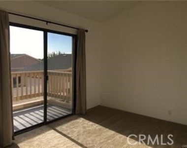 104 Avenida Baja - Photo Thumbnail 2