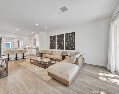 769 Doheny - Photo Thumbnail 12