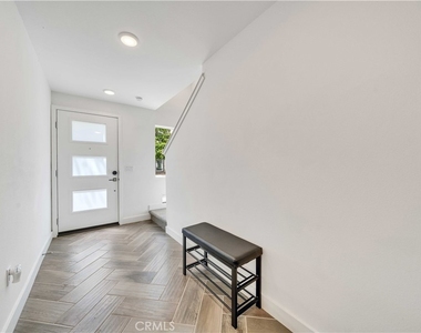 769 Doheny - Photo Thumbnail 1