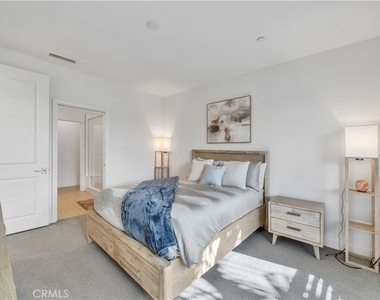 769 Doheny - Photo Thumbnail 22