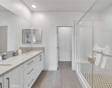 769 Doheny - Photo Thumbnail 31