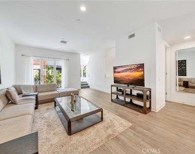 769 Doheny - Photo Thumbnail 10