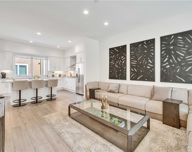 769 Doheny - Photo Thumbnail 11