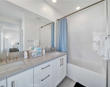 769 Doheny - Photo Thumbnail 34