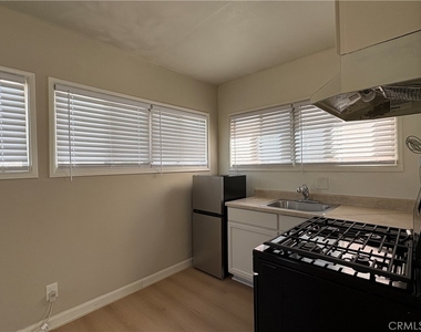 149 Bay Shore Avenue - Photo Thumbnail 2