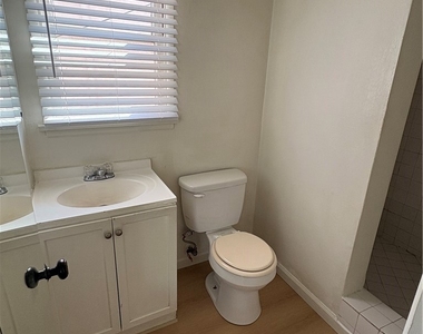 149 Bay Shore Avenue - Photo Thumbnail 5