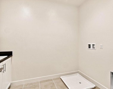 777 Michael Court - Photo Thumbnail 13
